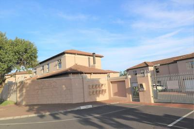Duplex For Sale in Protea Heights, Brackenfell