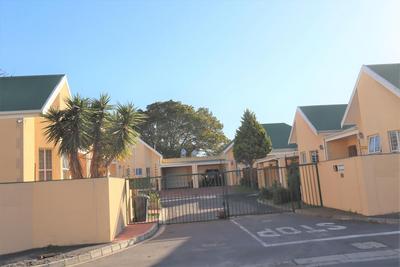Townhouse For Sale in Boston, Bellville